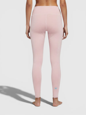 Tampilan belakang legging olahraga high-rise berwarna merah muda dari FTFO || BIG BRAND LOW PRICE dengan bahan AEROREADY