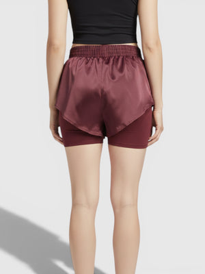 Tampilan belakang celana olahraga wanita FTFO || BIG BRAND LOW PRICE 2-in-1 warna merah marun dengan inner tight