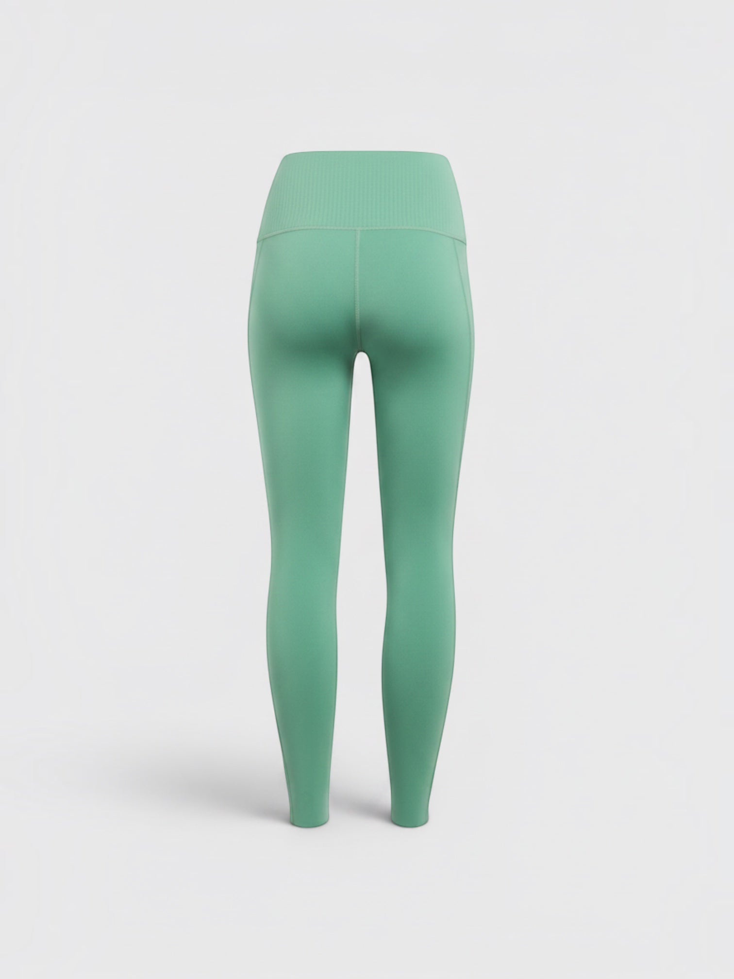 Legging olahraga wanita FTFO || BIG BRAND LOW PRICE warna hijau mint dengan potongan 7/8 dan pinggang tinggi.