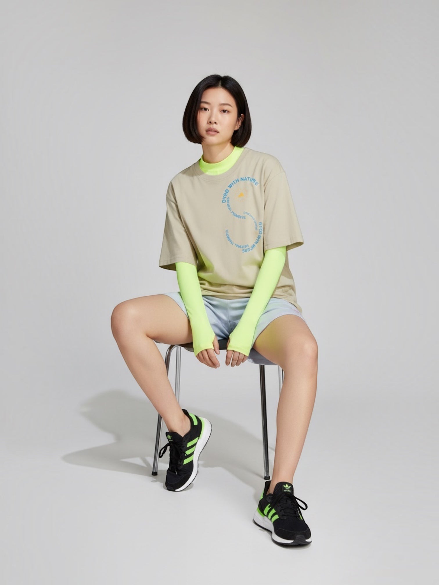 FTFO || BIG BRAND LOW PRICE oversized beige organic cotton t-shirt with neon yellow long sleeves and graphic logo