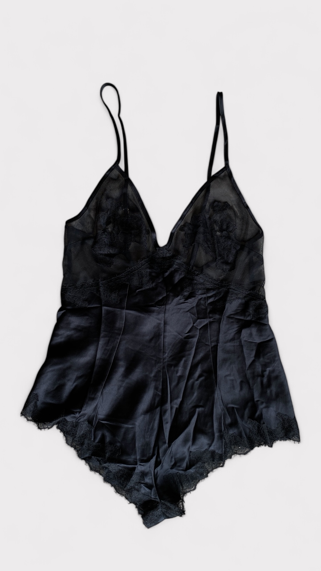 WOMEN’S LINGERIE VS